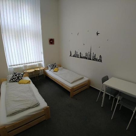 Rooms Veveri - Uvoz, 10 Min Peski Do Centru Brno Bagian luar foto