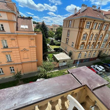 Rooms Veveri - Uvoz, 10 Min Peski Do Centru Brno Bagian luar foto