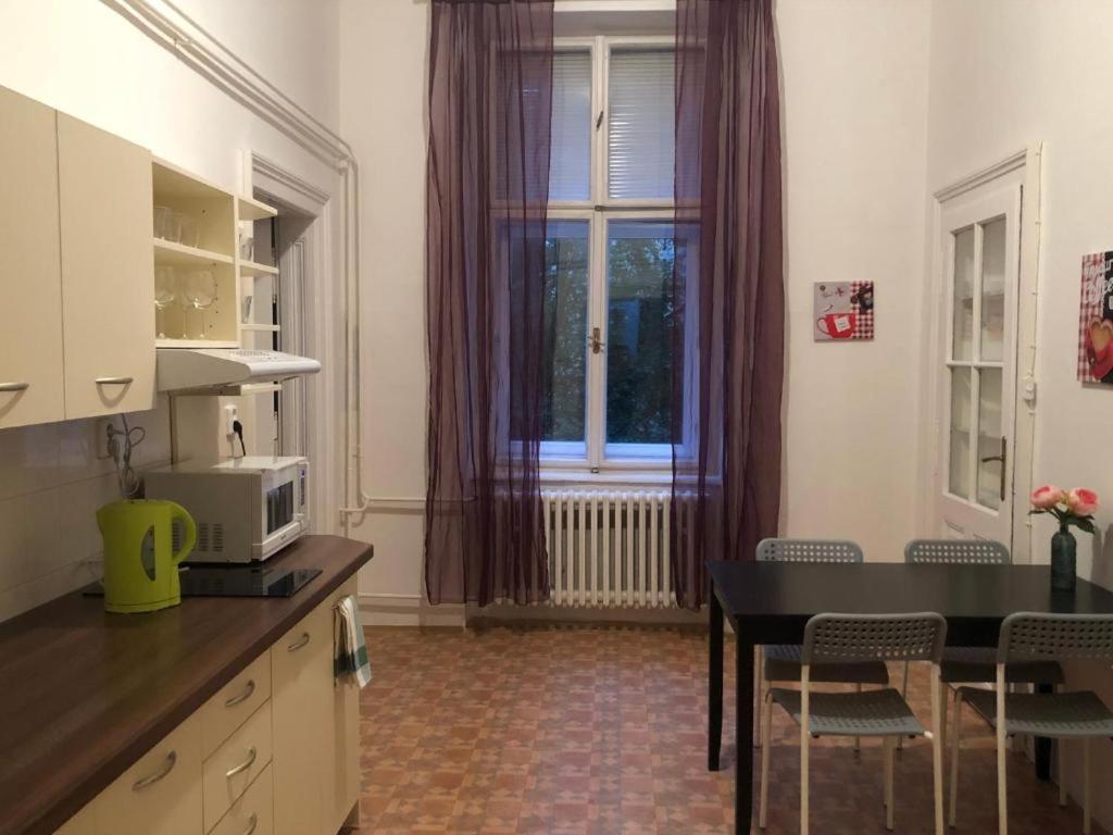 Rooms Veveri - Uvoz, 10 Min Peski Do Centru Brno Bagian luar foto