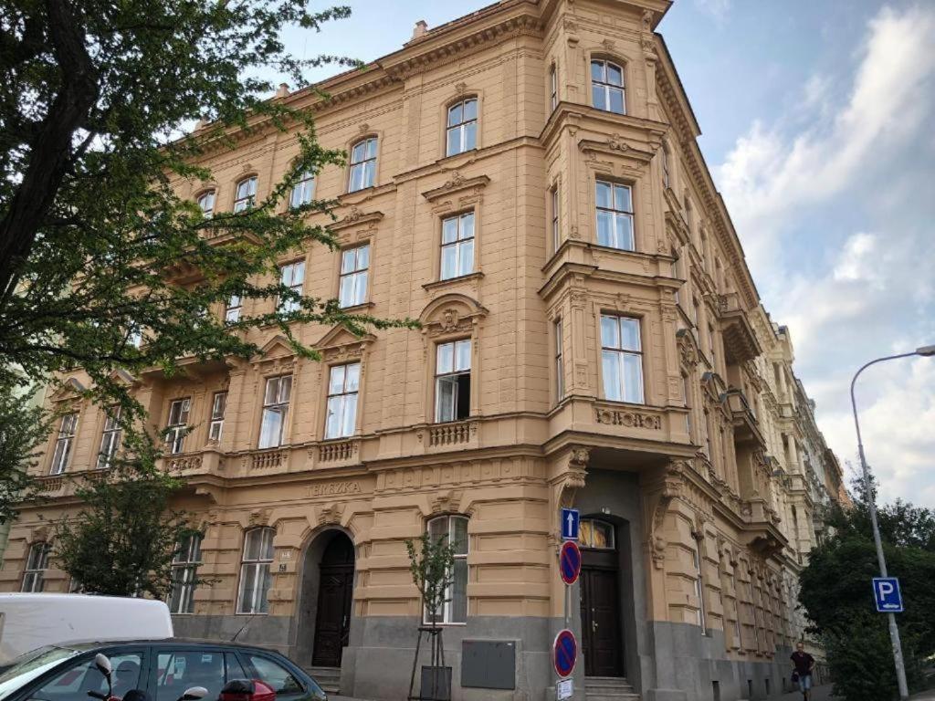 Rooms Veveri - Uvoz, 10 Min Peski Do Centru Brno Bagian luar foto
