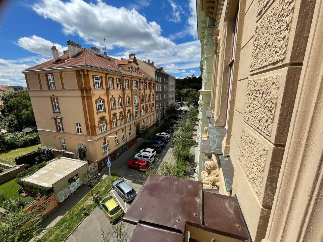 Rooms Veveri - Uvoz, 10 Min Peski Do Centru Brno Bagian luar foto