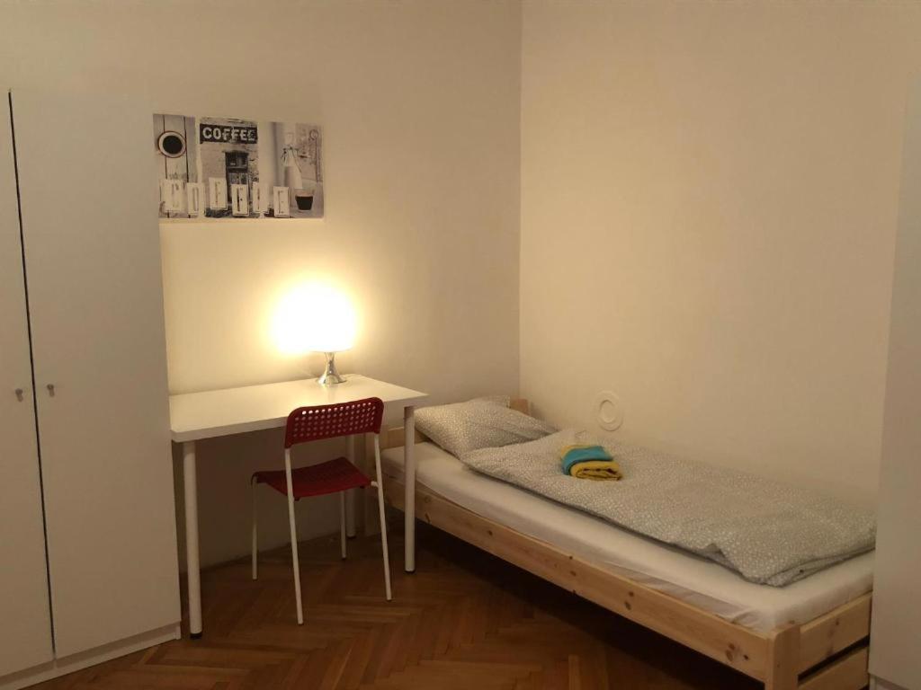 Rooms Veveri - Uvoz, 10 Min Peski Do Centru Brno Bagian luar foto