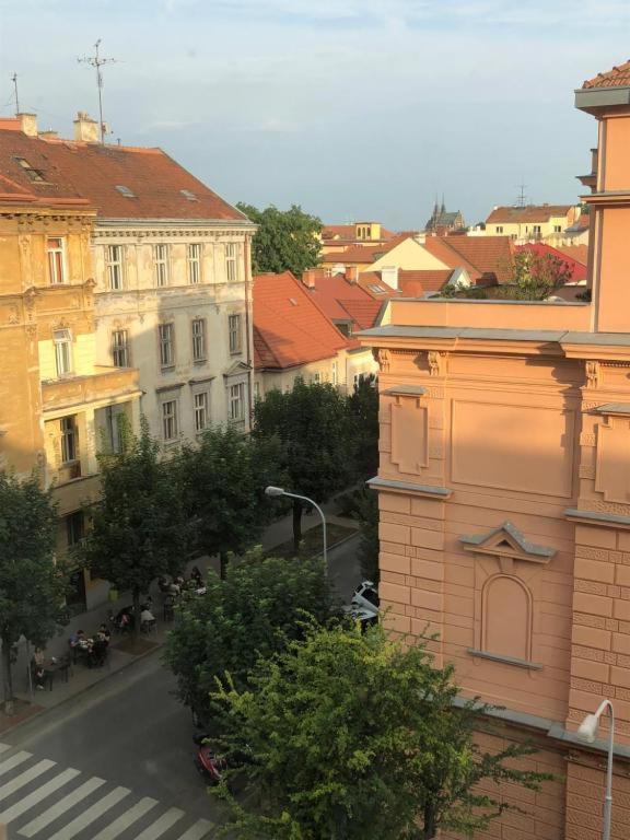Rooms Veveri - Uvoz, 10 Min Peski Do Centru Brno Bagian luar foto